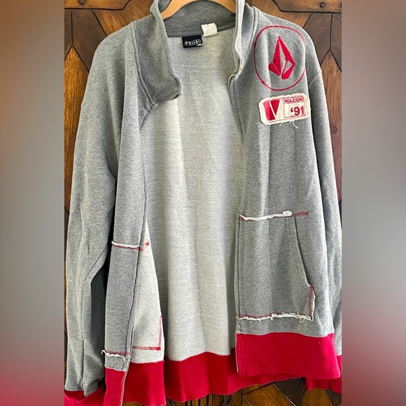 Vintage Gray and Red Y2K Distressed Volcom 1991 Sweatshirt Hoodie Size M - Picture 8 of 9